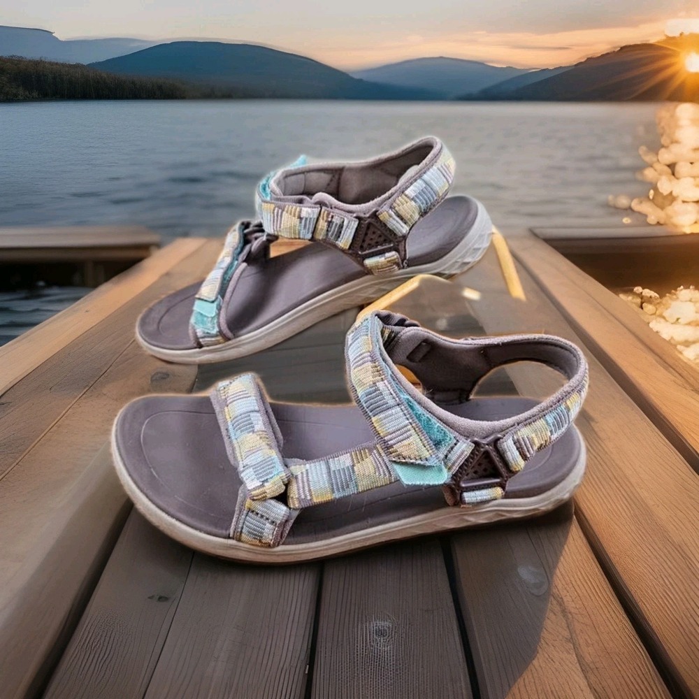 Teva Sandals Women's Size 10 Adjustable Hook & Loop Beach Travel Casual Walking